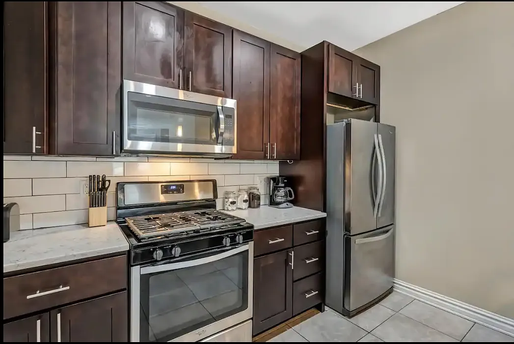 4 bed, 1400 sqft, $1,800 — Photo 3