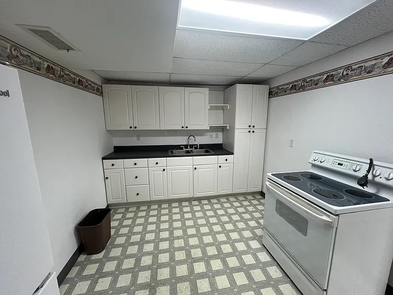 275 S Washington St — Photo 8