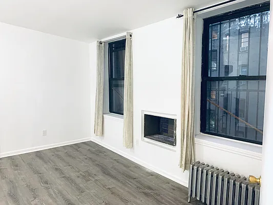 Rented by R New York | media 18