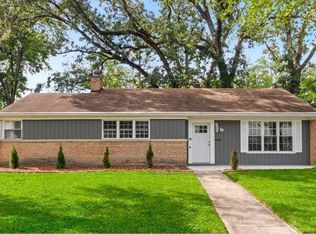 19 Apple Ln, Park Forest, IL 60466