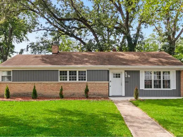 19 Apple Ln, Park Forest, IL 60466