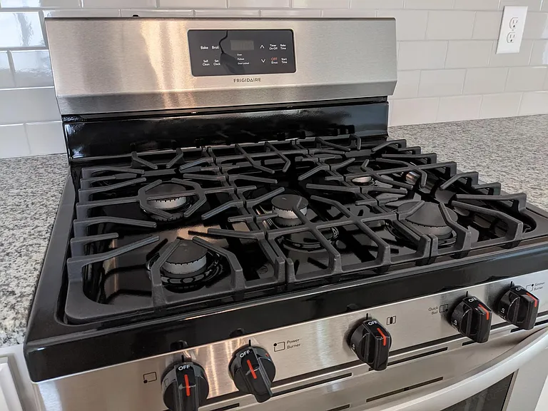 Gas stove