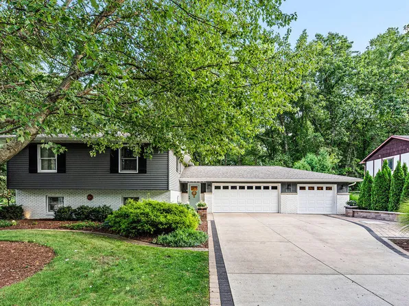 803 Shannon Dr, Chesterton, IN 46304