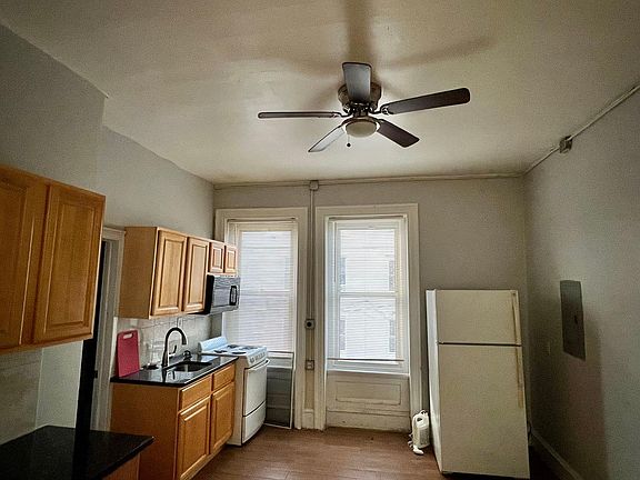 5th image of 2741 N Broad St Floor 2