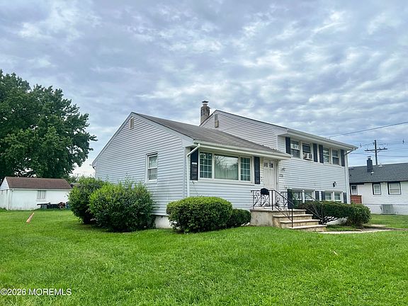 3rd image of 1708 Heck Avenue