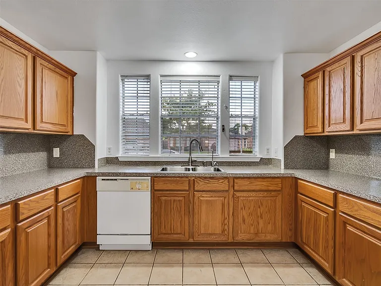 7211 Canda Ln — Photo 10