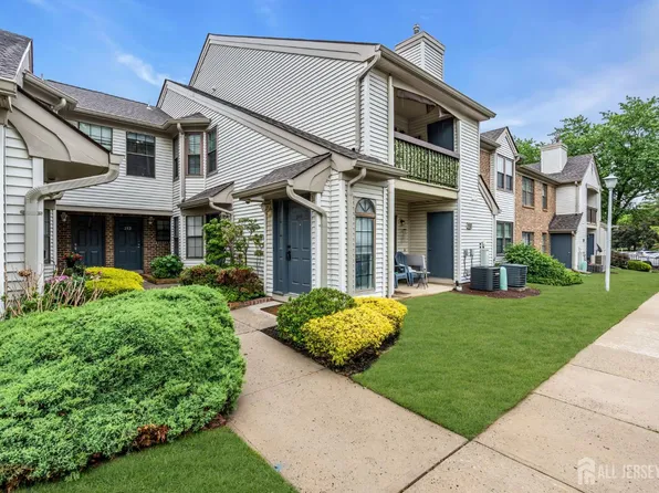 212 Sunshine Ct, Parlin, NJ 08859