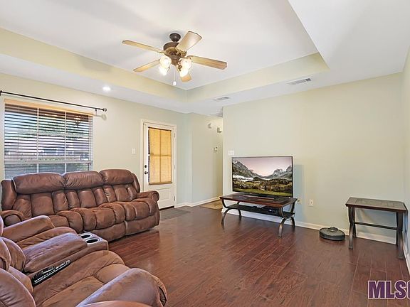 3rd image of 37536 Parkbrook Dr