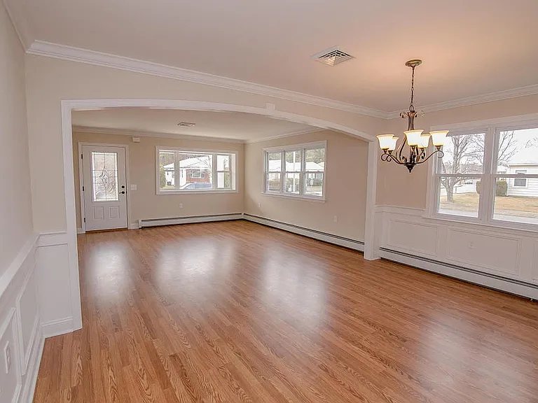 240 Cabrillo Blvd — Photo 2