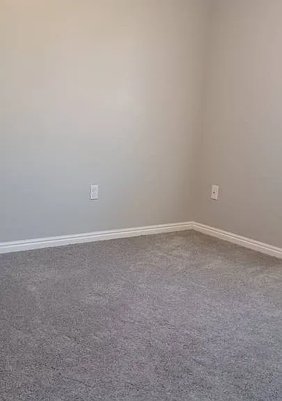 1206 E Poplar St #4 — Photo 3
