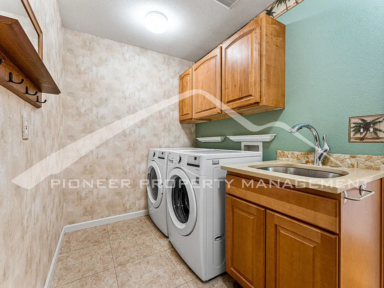 2295 Vineyard Pl — Photo 25