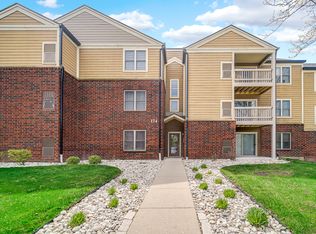 124 Glengarry Dr APT 302, Bloomingdale, IL 60108