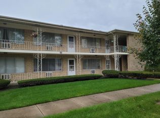 753 Busse Hwy APT 1, Park Ridge, IL 60068