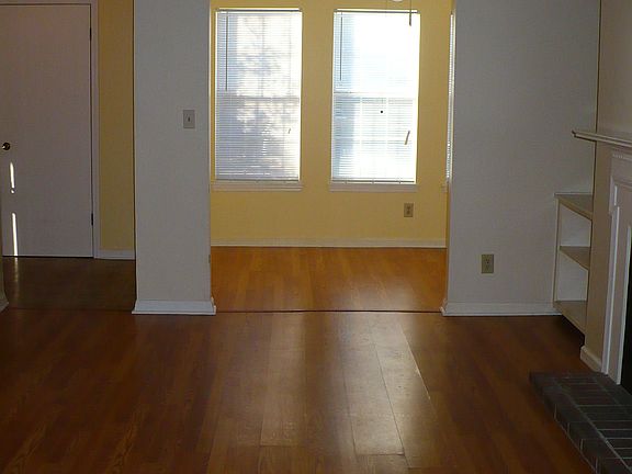 View of Livingroom and Sunrm