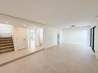 8725 Caminito Abrazo, La Jolla, CA 92037