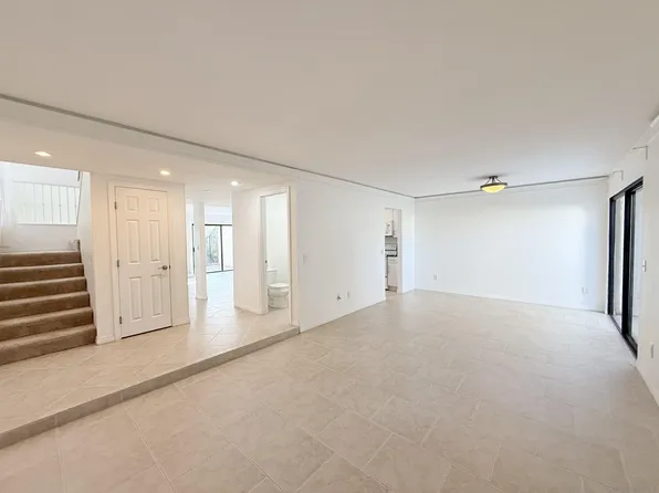 8725 Caminito Abrazo, La Jolla, CA 92037