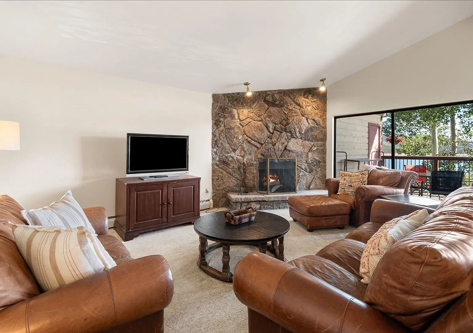 Large Timberline Condo 2 Bedroom Dillon Condo with Mountain & Lake Views — Photo 4