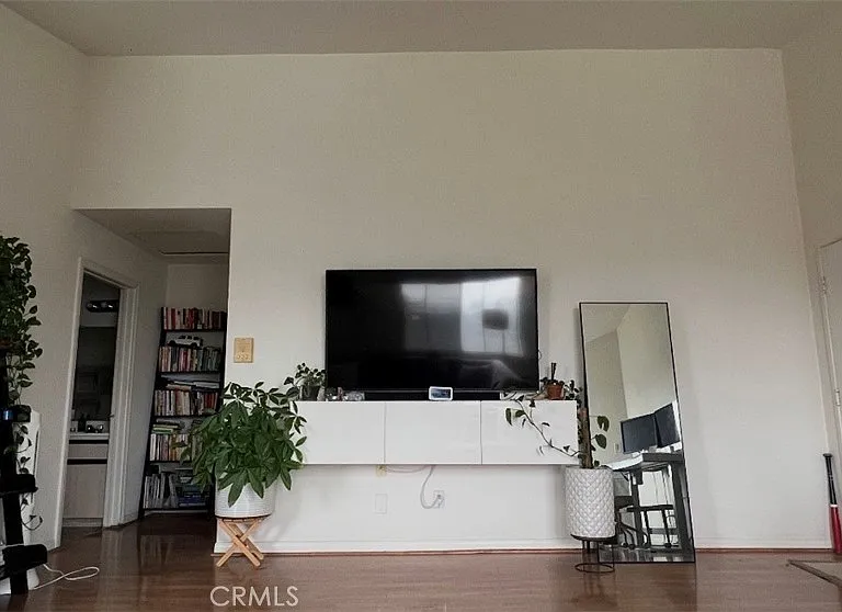 1143 Wilcox Pl N — Photo 5