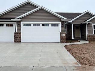 604 W 3rd St, Shawano, WI 54166