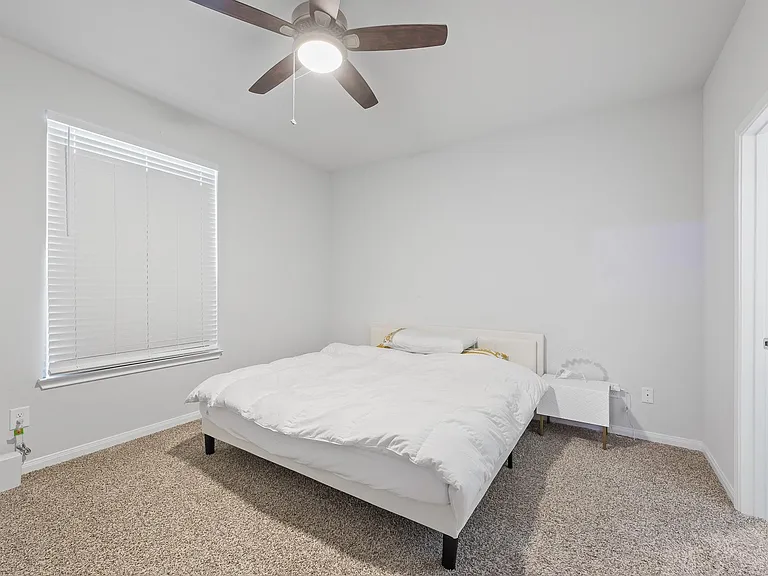 22126 Regal Heights Ln — Photo 15