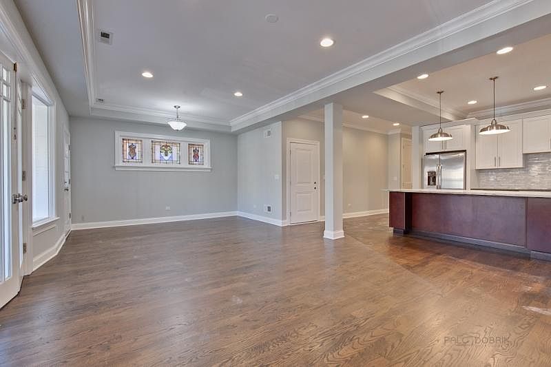 1st image of 1133 W Columbia Ave #2N