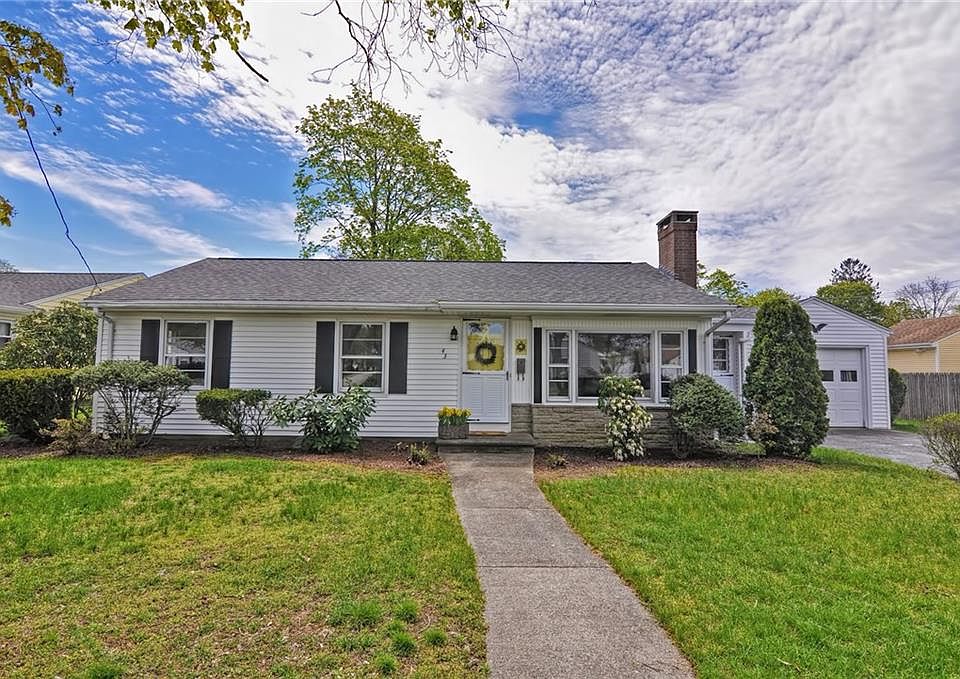 1st image of 43 Larchwood Dr