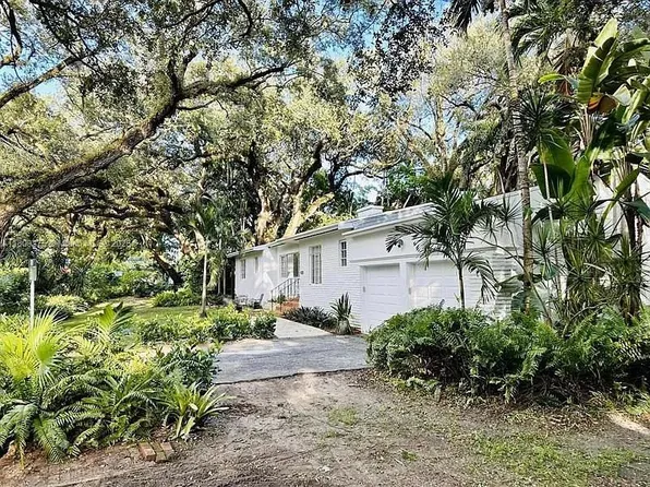 400 NE 86th St, El Portal, FL 33138