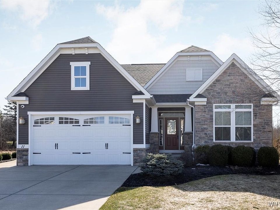 1st image of 11 Sonnet Dr