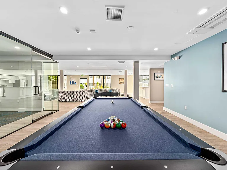 Summerview Beach Resort Luxury Apartments — Photo 8