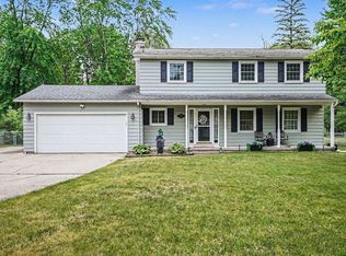 5312 Plainfield St, Midland, MI 48642