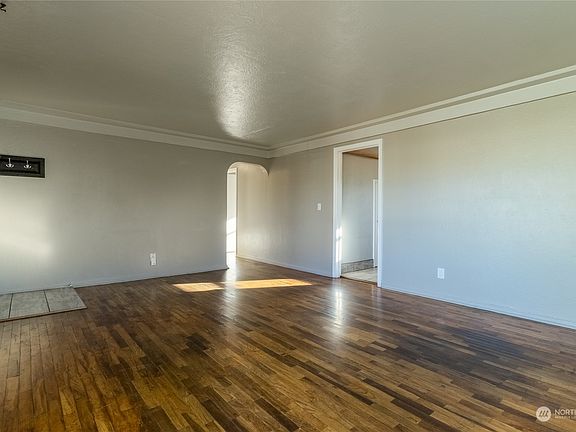 4th image of 720 N 8th Avenue