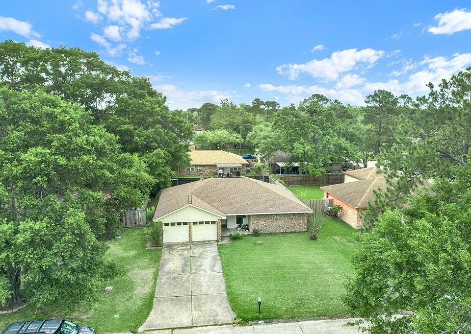 1st image of 2304 Cambridge Ct S