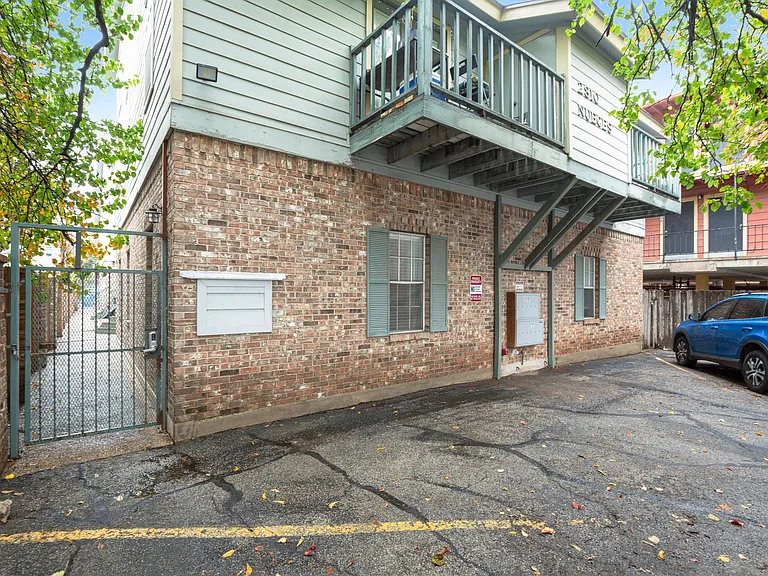 2810 Nueces St #101 — Photo 13