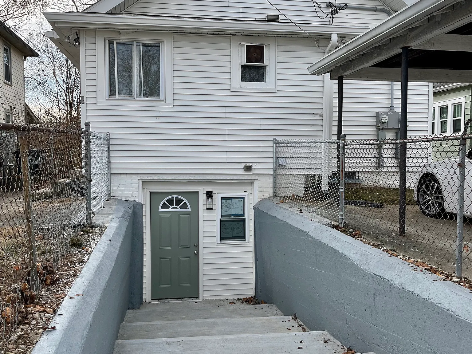 620 W 43rd St — Photo 2