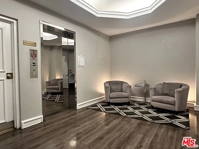 1131 Alta Loma Rd #208 — Photo 19
