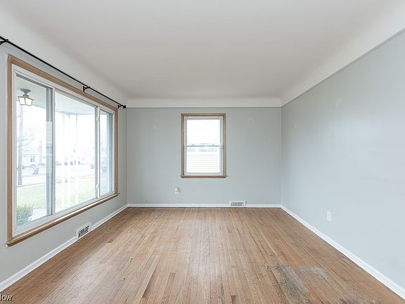 3rd image of 2719 Walbrook Ave