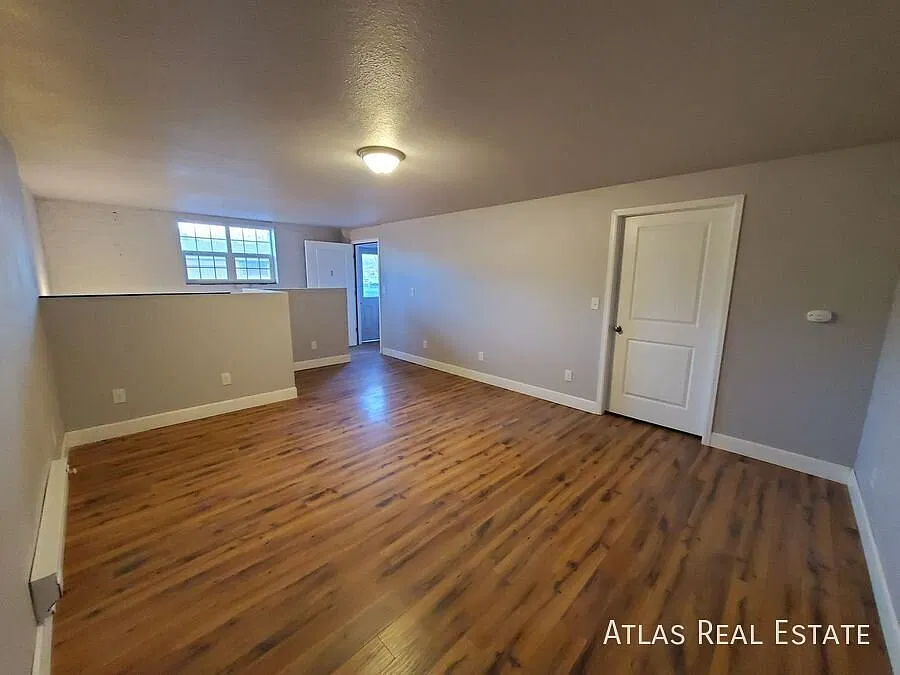 Available Now!! Newly Updated Unit With Additional Loft Space In la Salle, Co!! — Photo 2
