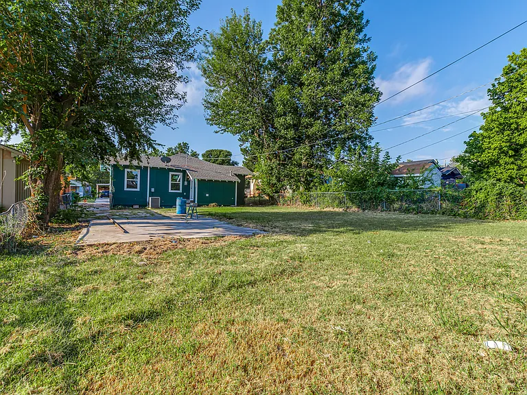 1723 W Park Pl — Photo 53