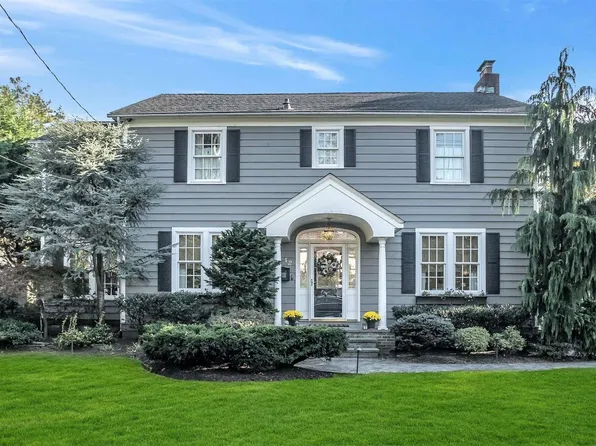 42 Woodbine Avenue, Merrick, NY 11566