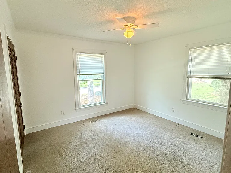 1493 Foxhall Dr — Photo 14