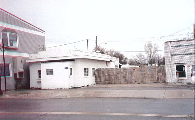 2nd image of 329 Harding Way E