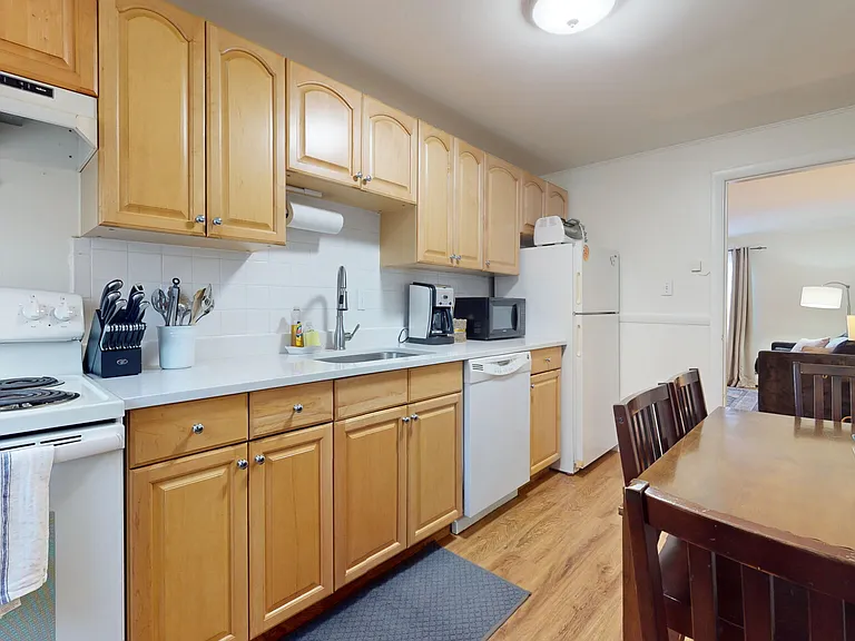 99 Chestnut St #5 — Photo 9