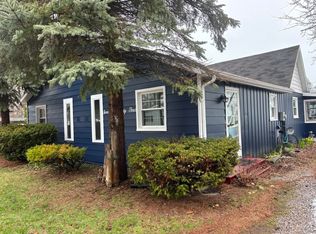 7024 Lakeport Dr, Lakeport, MI 48059