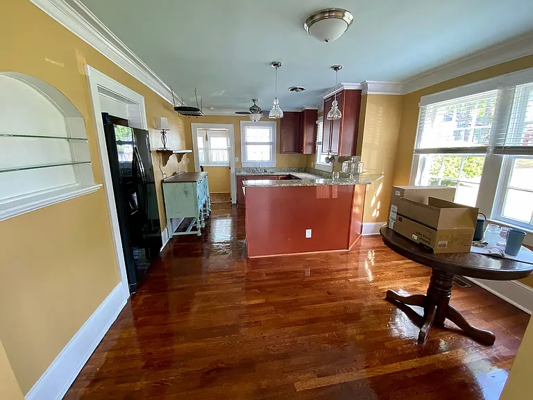 814 Carolina Ave — Photo 9