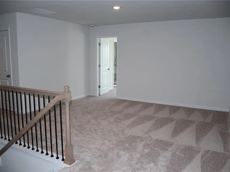 1121 Point Place Dr — Photo 16