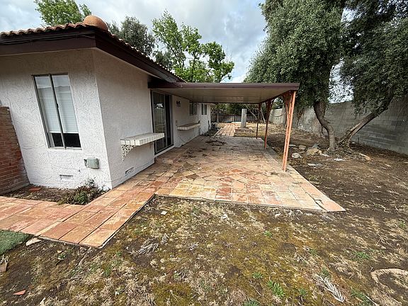 2nd image of 456 E Magill Ave