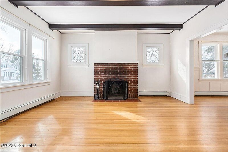 5th image of 12 Glenwood Street