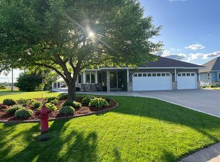 649 8th Ave NW, Forest Lake, MN 55025