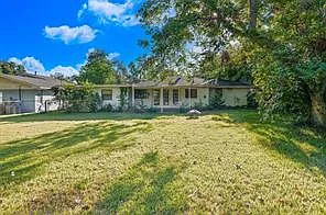 3 bed, 2.0 bath, 2020 sqft, $2,400 — Photo 4
