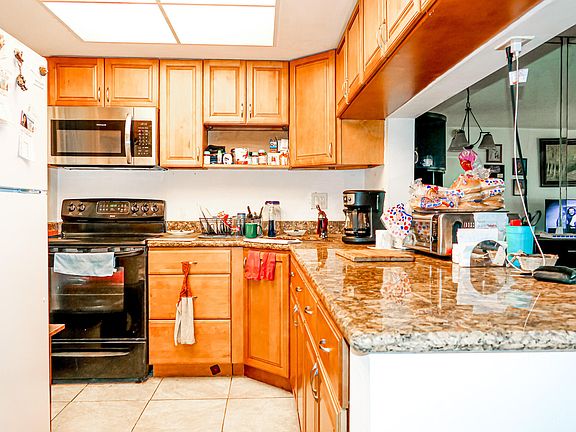 5th image of 1101 Hillcrest Court #108